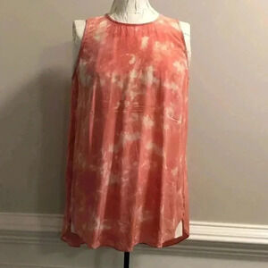 Sleeveless back split blouse​​